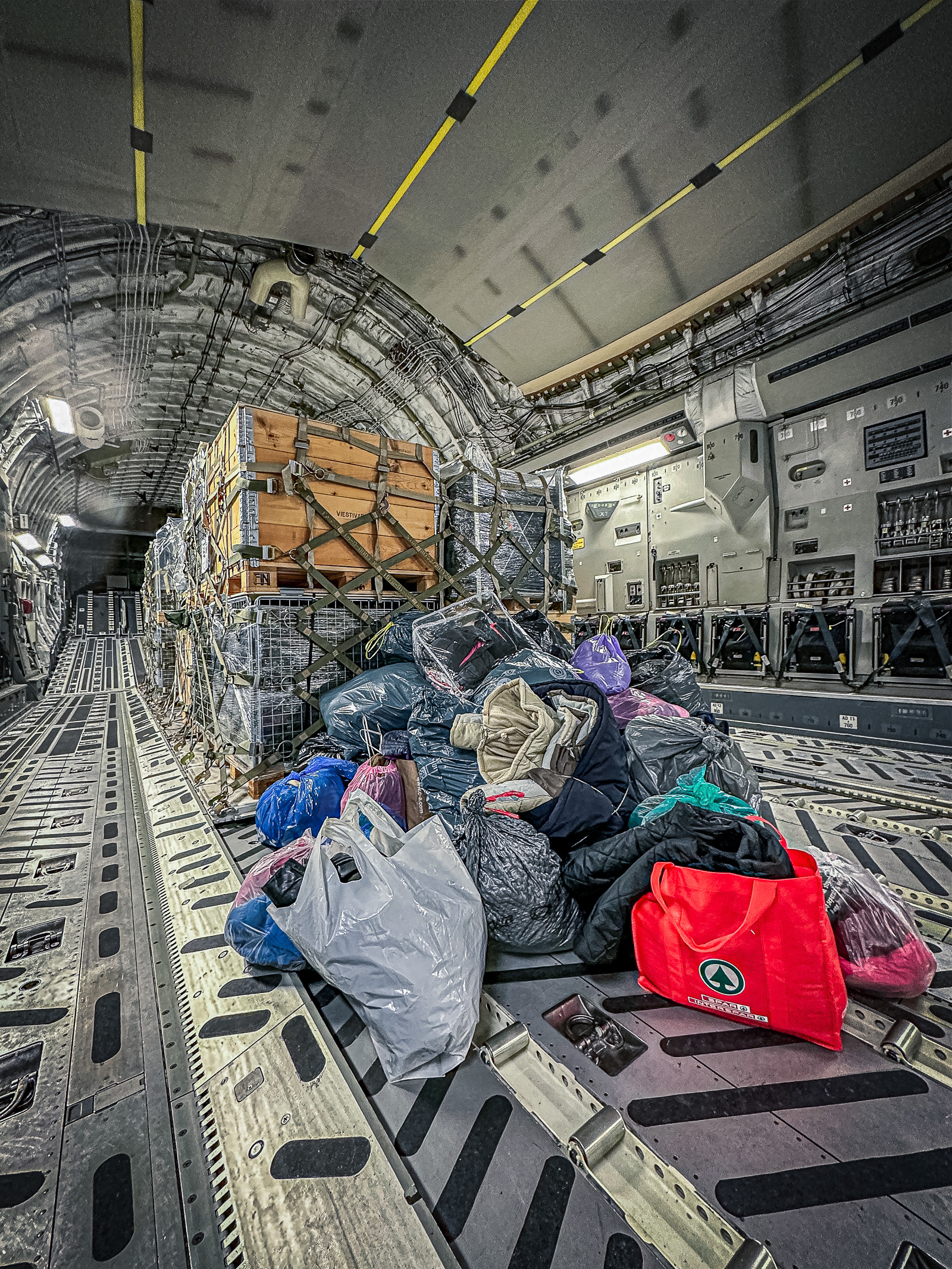 Finland and the USA made room on board for the SAC international community's humanitarian aid